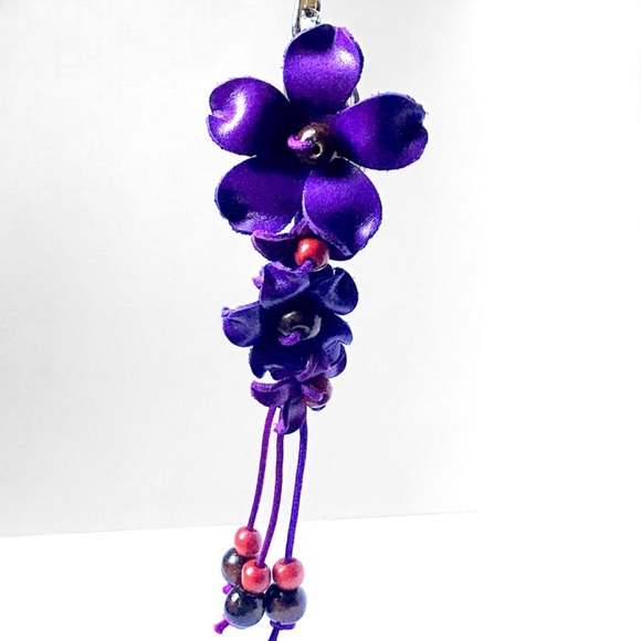 New! 1 left Grape Flower Genuine leather wood Beads handmade Keychain Wristlet - Picture 1 of 3